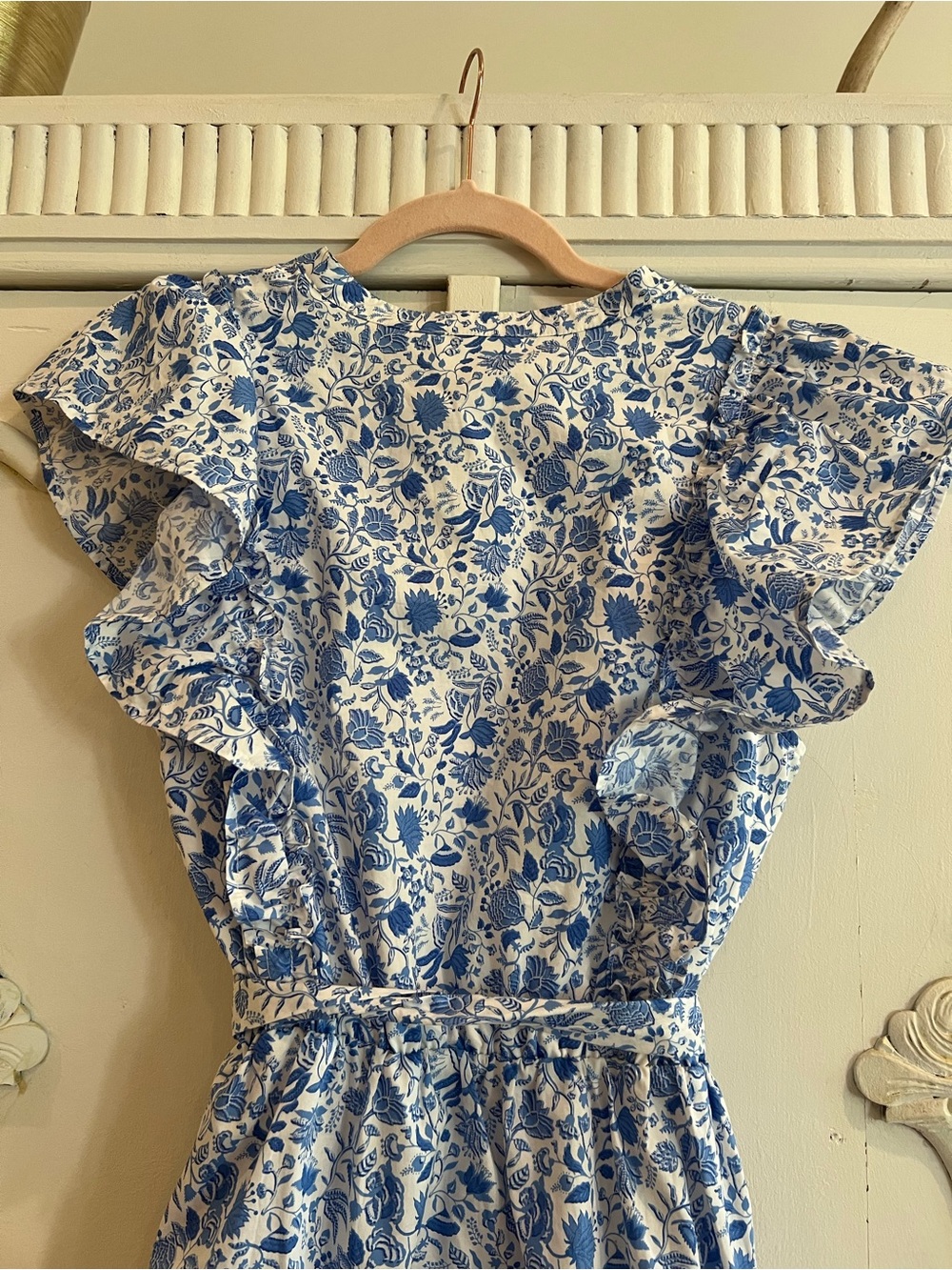 Sugarlips Blue and White Floral Flutter Sleeve Dress Small - Picture 4 of 4